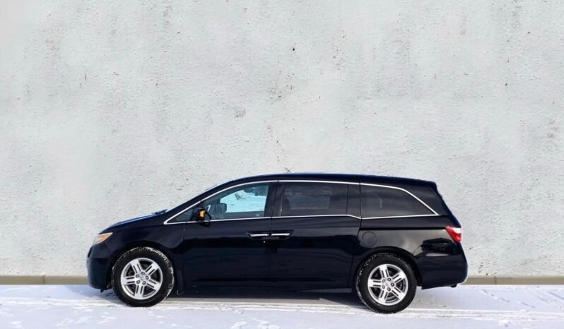 
								2011 Honda Odyssey Touring Van full									