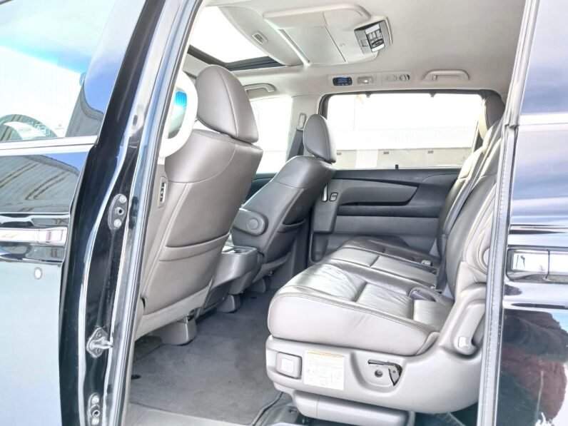 
								2011 Honda Odyssey Touring Van full									