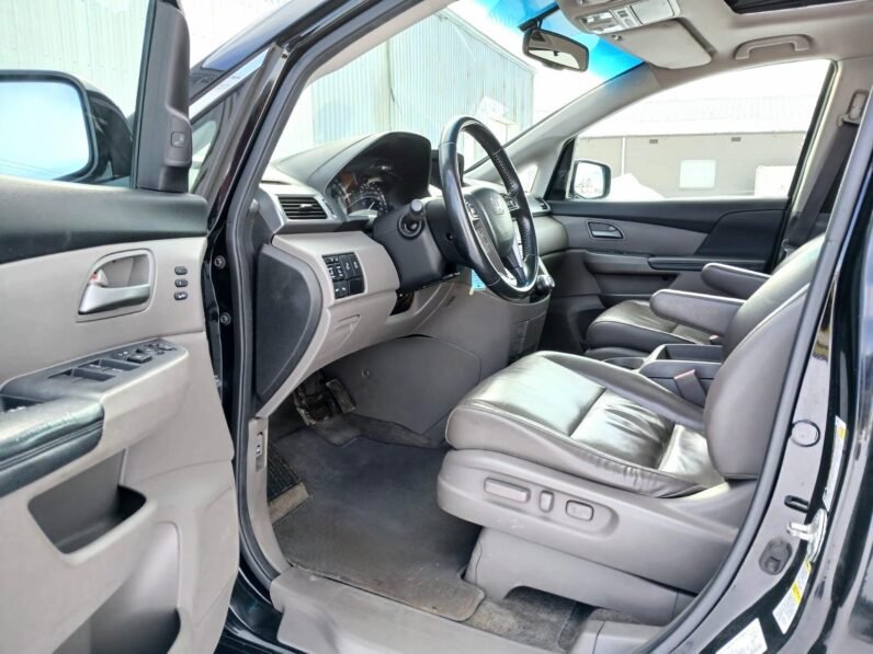 
								2011 Honda Odyssey Touring Van full									