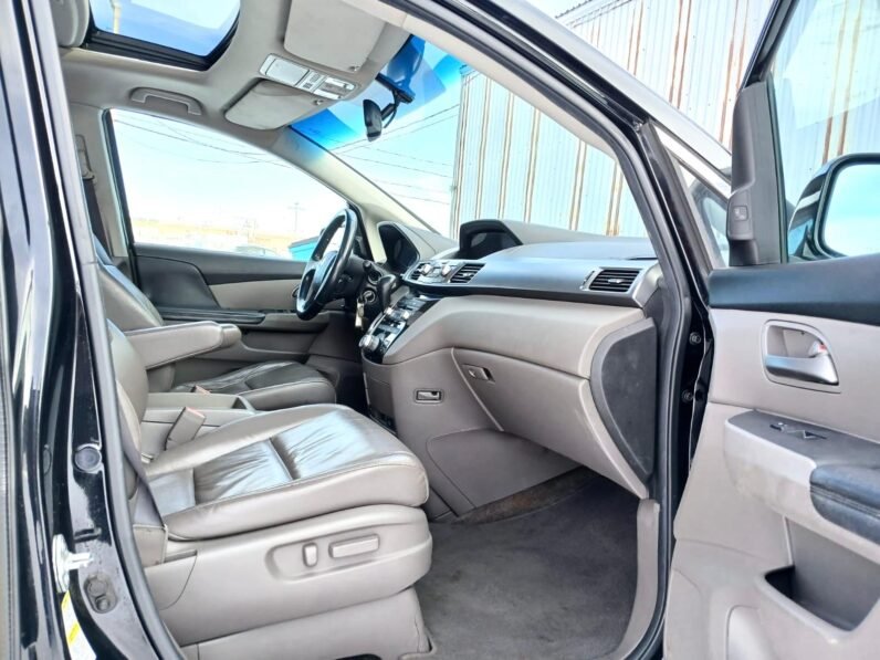 
								2011 Honda Odyssey Touring Van full									