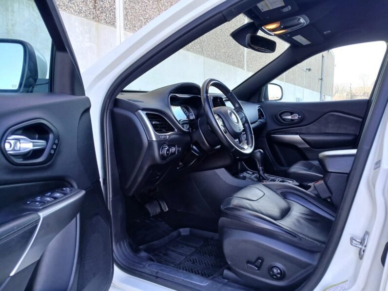 
								2019 Jeep Cherokee High-Altitude 4×4 SUV. full									