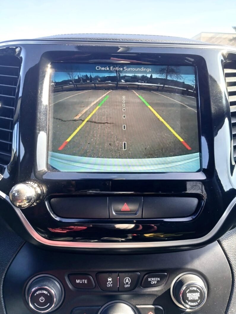 
								2019 Jeep Cherokee High-Altitude 4×4 SUV. full									