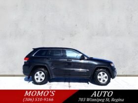 2014 Jeep Grand Cherokee Laredo 4×4 SUV.