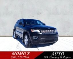 2014 Jeep Grand Cherokee Laredo 4×4 SUV.