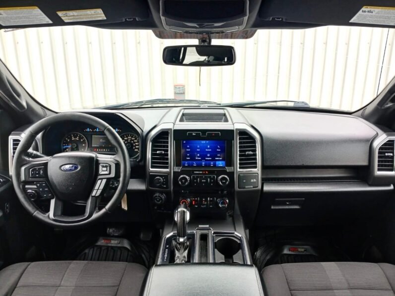 
								2016 Ford F-150 SPORT Crewcab 4×4 Pickup Truck full									