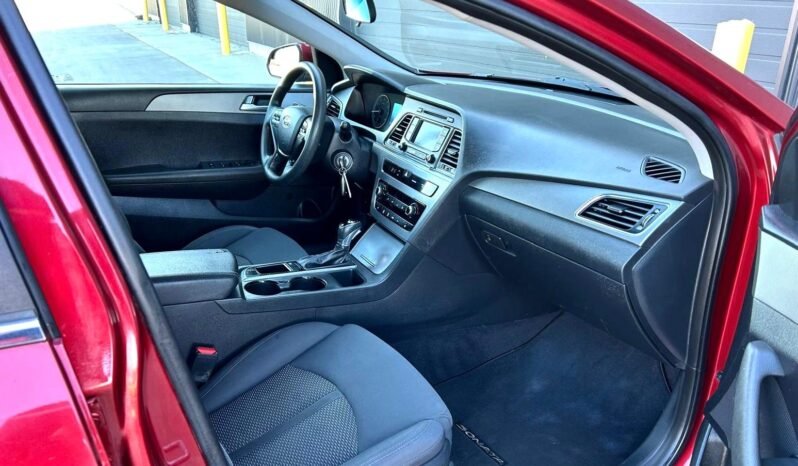 
								2016 Hyundai Sonata Sedan full									