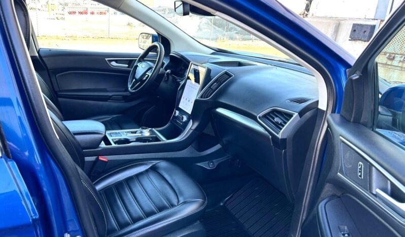 
								2022 Ford Edge SEL AWD SUV full									