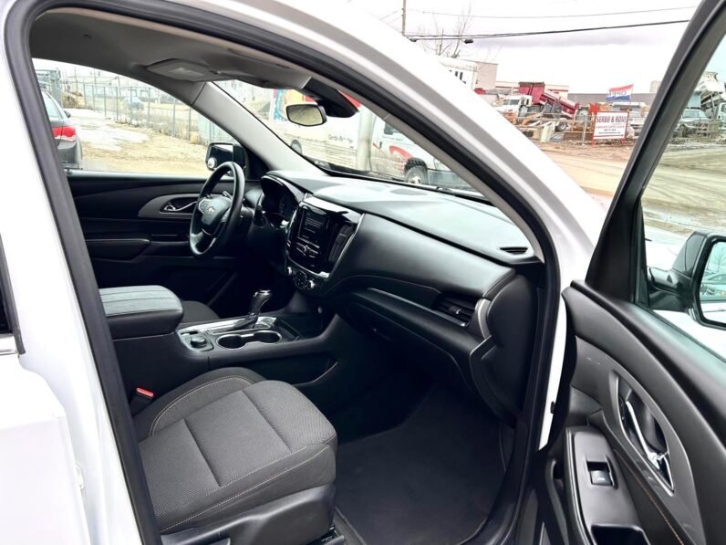 
								2020 Chevrolet Traverse AWD SUV full									