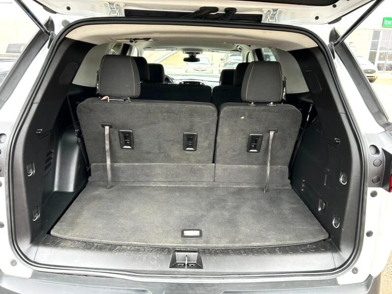 
								2020 Chevrolet Traverse AWD SUV full									