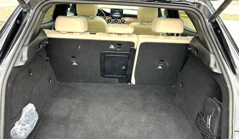 
								2018 Mercedes GLA250 4MATIC AWD SUV full									