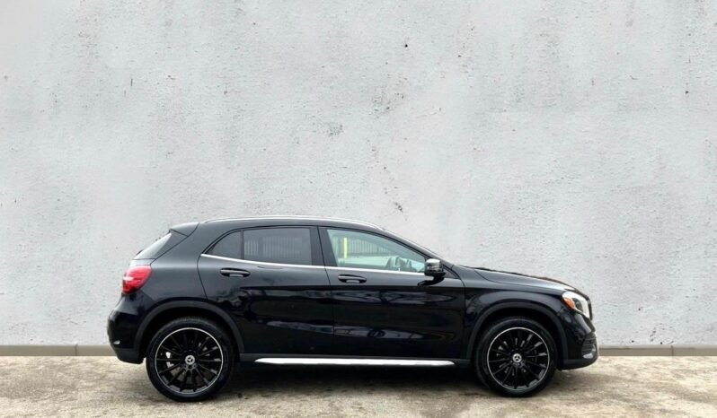 
								2018 Mercedes GLA250 4MATIC AWD SUV full									