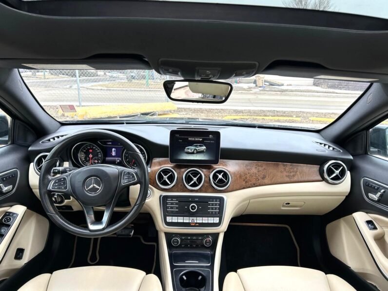 
								2018 Mercedes GLA250 4MATIC AWD SUV full									