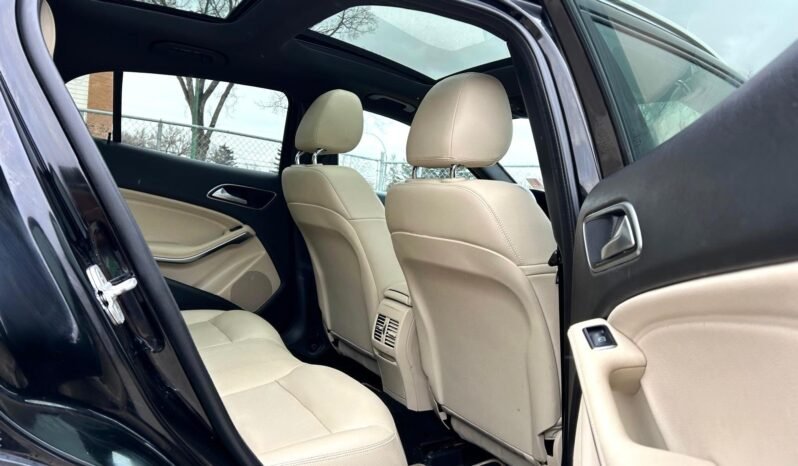 
								2018 Mercedes GLA250 4MATIC AWD SUV full									