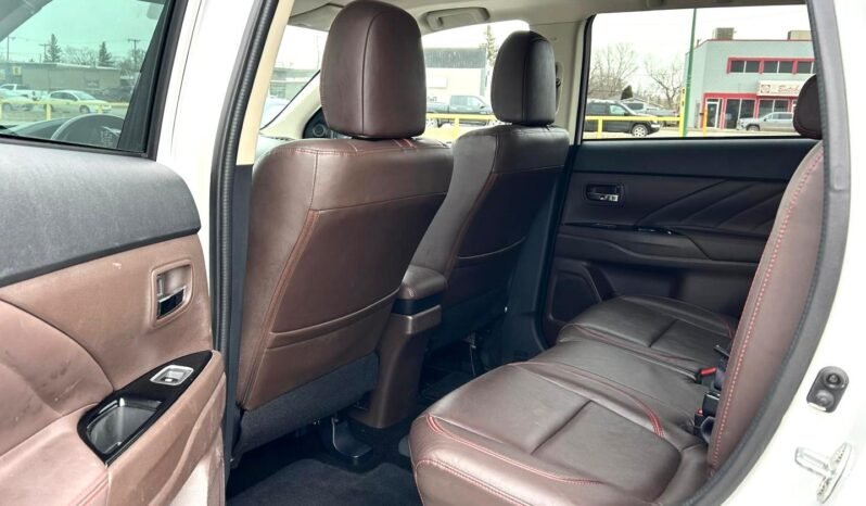 
								2018 Mitsubishi Outlander Limited PHEV AWD SUV full									