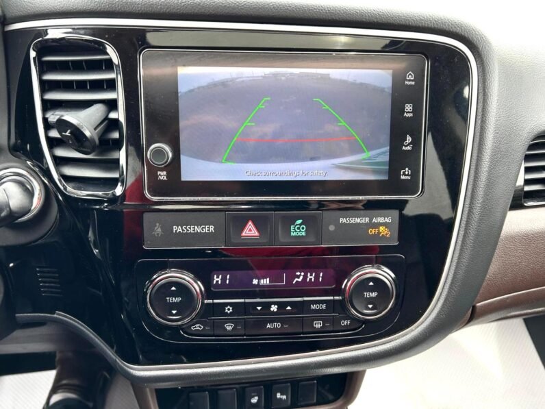 
								2018 Mitsubishi Outlander Limited PHEV AWD SUV full									