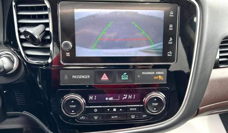 
								2018 Mitsubishi Outlander Limited PHEV AWD SUV full									