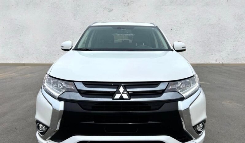 
								2018 Mitsubishi Outlander Limited PHEV AWD SUV full									