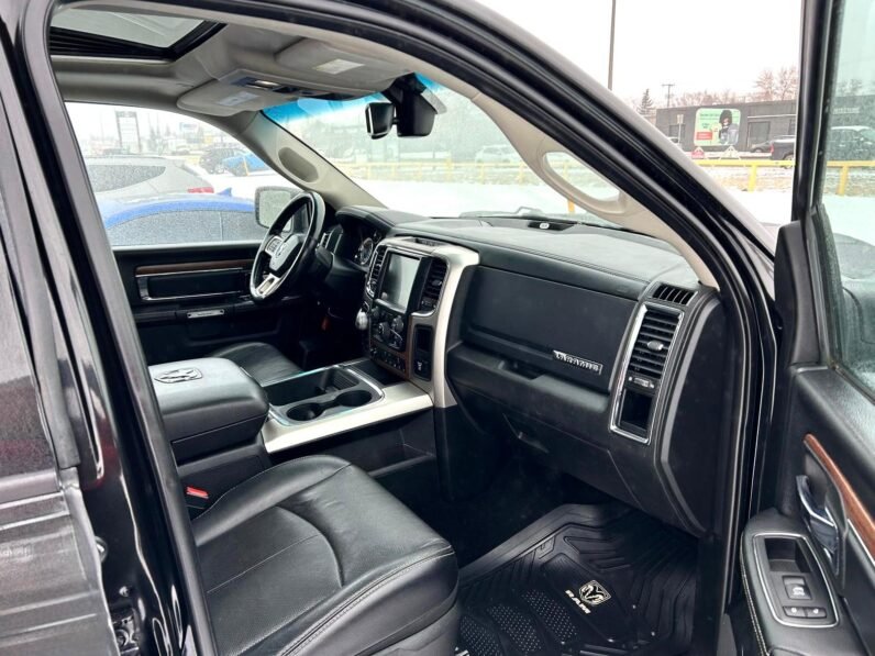 
								2017 Dodge Ram 1500 Eco-Diesel Laramie 4×4 Pickup Truck full									