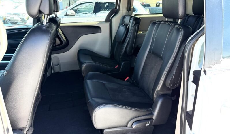 
								2019 Dodge Grand Caravan SXT Minivan full									