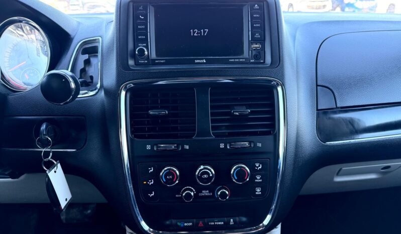 
								2019 Dodge Grand Caravan SXT Minivan full									