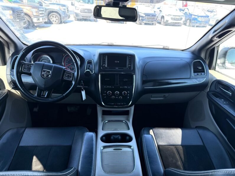 
								2019 Dodge Grand Caravan SXT Minivan full									