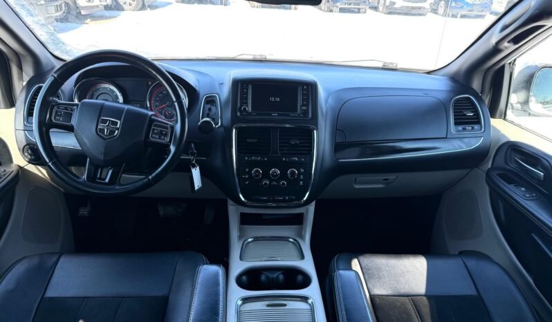 
								2019 Dodge Grand Caravan SXT Minivan full									