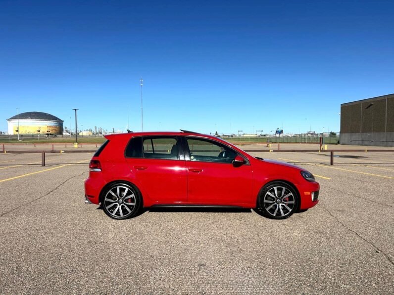 
								2013 Volkswagen Golf GTI Hatchback full									
