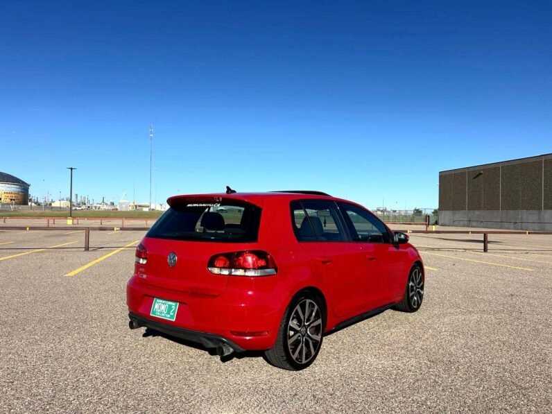 
								2013 Volkswagen Golf GTI Hatchback full									