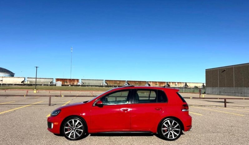 
								2013 Volkswagen Golf GTI Hatchback full									