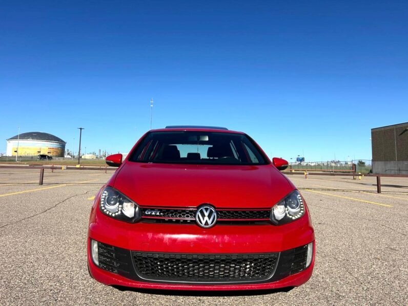 
								2013 Volkswagen Golf GTI Hatchback full									
