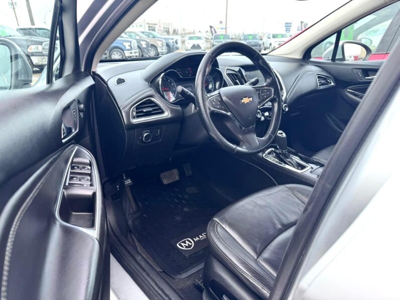 
								2018 Chevrolet Cruze Premier Sedan full									