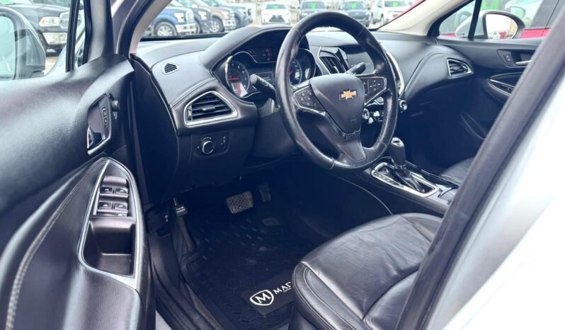 
								2018 Chevrolet Cruze Premier Sedan full									