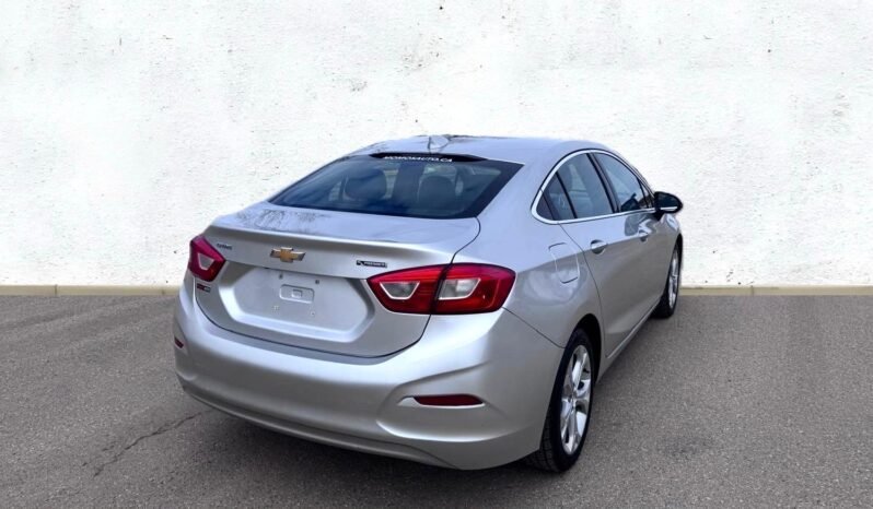 
								2018 Chevrolet Cruze Premier Sedan full									