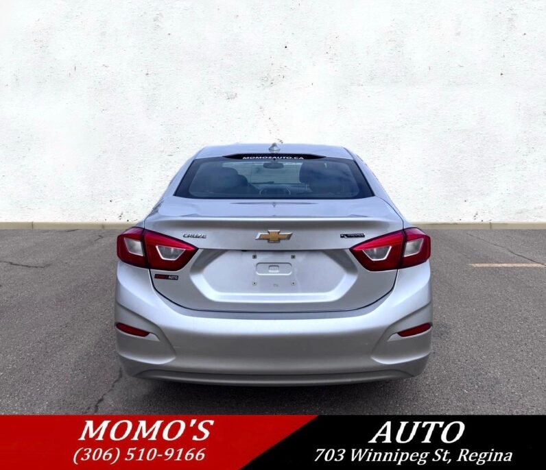 
								2018 Chevrolet Cruze Premier Sedan full									