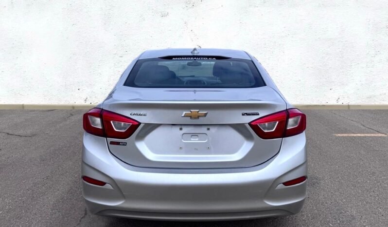 
								2018 Chevrolet Cruze Premier Sedan full									