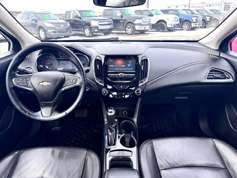 
								2018 Chevrolet Cruze Premier Sedan full									