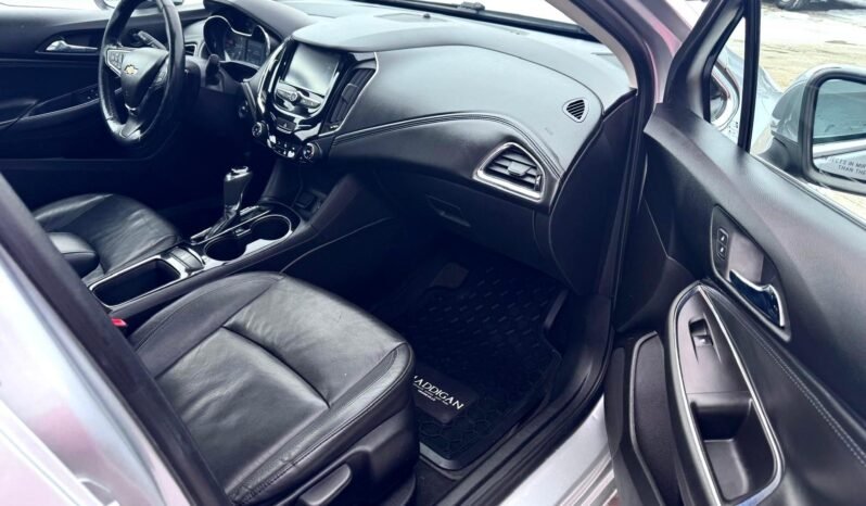 
								2018 Chevrolet Cruze Premier Sedan full									