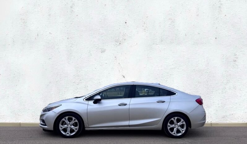 
								2018 Chevrolet Cruze Premier Sedan full									