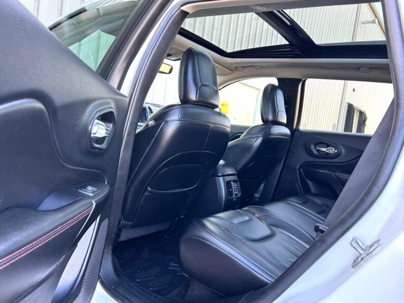 
								2019 Jeep Cherokee TrailHawk 4×4 SUV full									