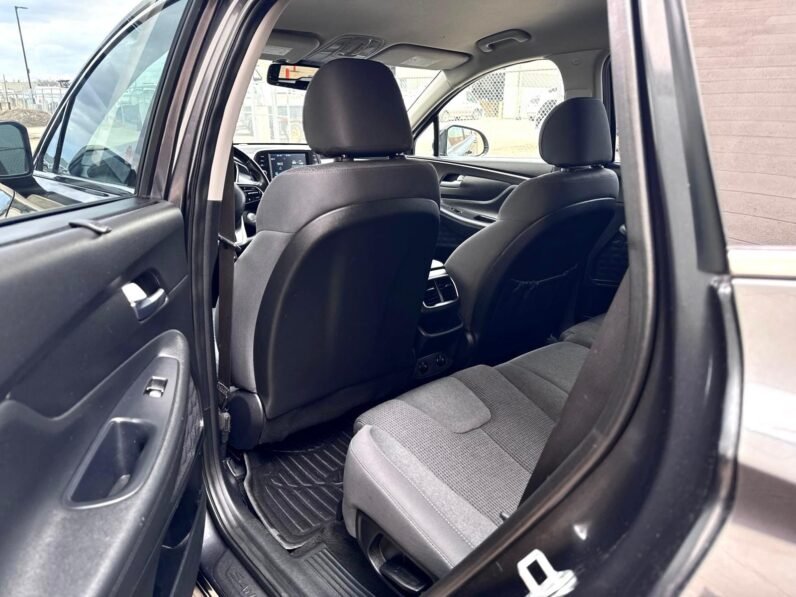 
								2020 Hyundai Santa Fe Essential AWD SUV. full									