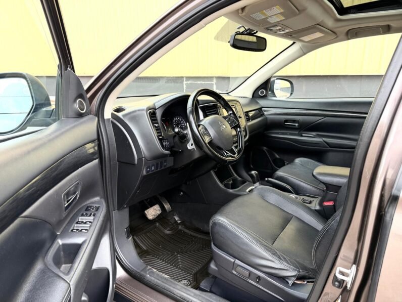 
								2016 Mitsubishi Outlander GT AWD SUV full									
