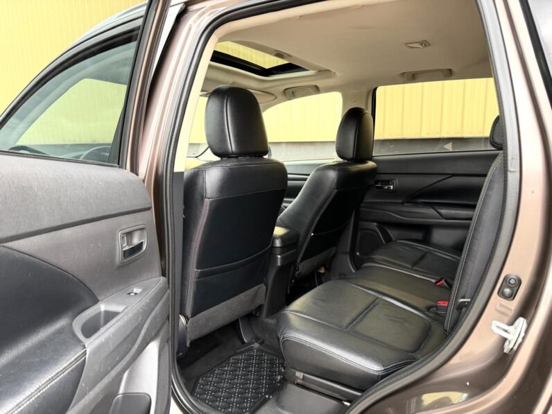 
								2016 Mitsubishi Outlander GT AWD SUV full									