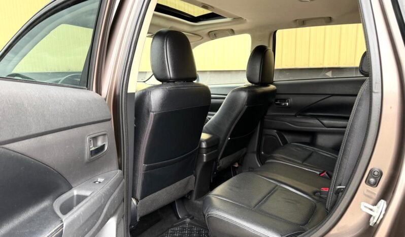 
								2016 Mitsubishi Outlander GT AWD SUV full									