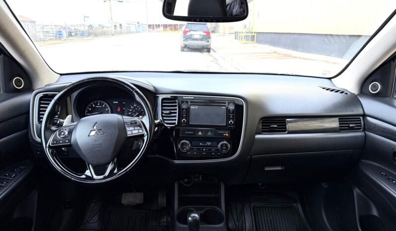 
								2016 Mitsubishi Outlander GT AWD SUV full									