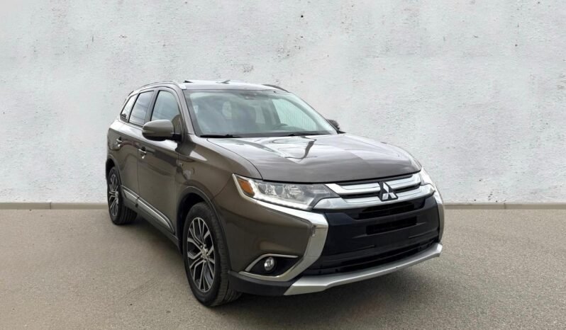 
								2016 Mitsubishi Outlander GT AWD SUV full									