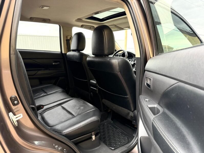 
								2016 Mitsubishi Outlander GT AWD SUV full									