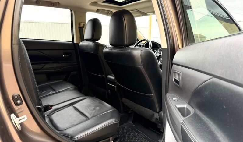 
								2016 Mitsubishi Outlander GT AWD SUV full									