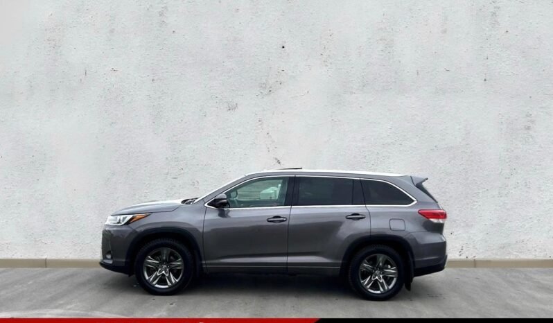 
								2017 Toyota Highlander Limited AWD SUV. full									
