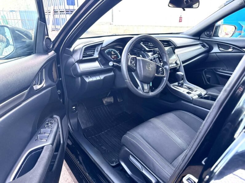 
								2018 Honda Civic LX Hatchback full									