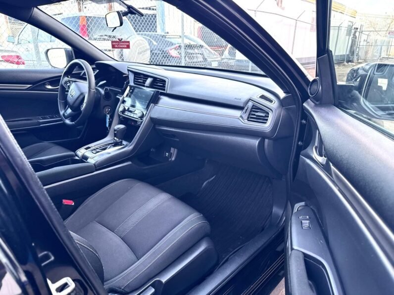 
								2018 Honda Civic LX Hatchback full									
